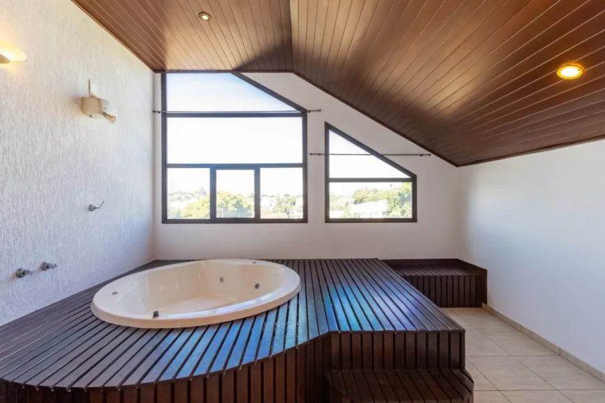 Sobrado com 3 quartos à venda por R$ 1148000.00, 245.00 m2 - BIGORRILHO - CURITIBA/PR