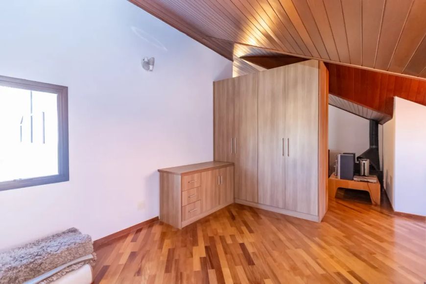 Sobrado com 3 quartos à venda por R$ 1148000.00, 245.00 m2 - BIGORRILHO - CURITIBA/PR