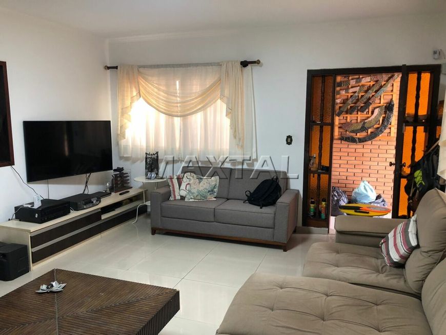 Sobrado na Região da Bortolândia com 327m², com 4 Dormitórios (2 Suítes), 4 Banheiros e 2 Vagas.