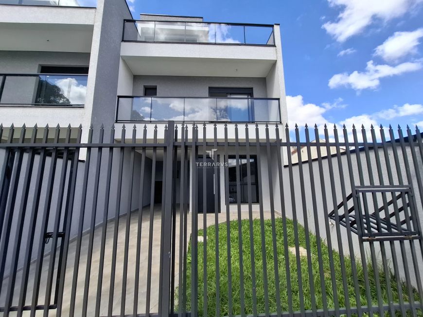 SOBRADO com 3 dormitórios à venda com 160m² por R$ 1.075.000,00 no bairro Bom Retiro - CURITIBA / PR