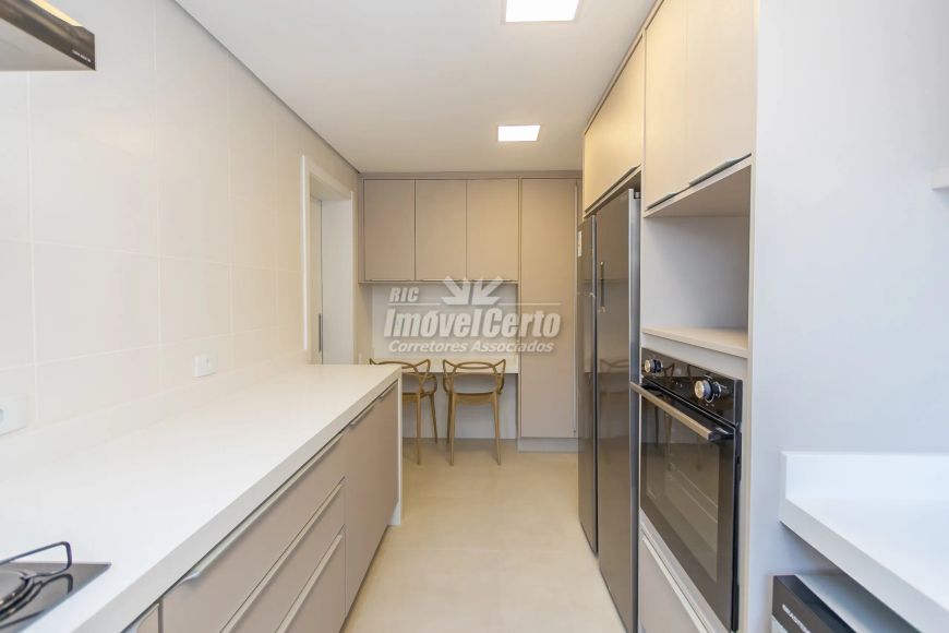Belissímo Apartamento com 131.19m² Útil, Máxima Orientação Solar, Seminário-Curitiba/PR