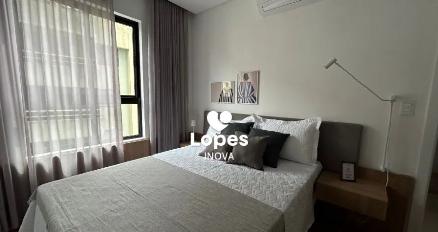 Apartamento com 2 quartos, suíte, sacada e churrasqueira no Portão - Curitiba - PR