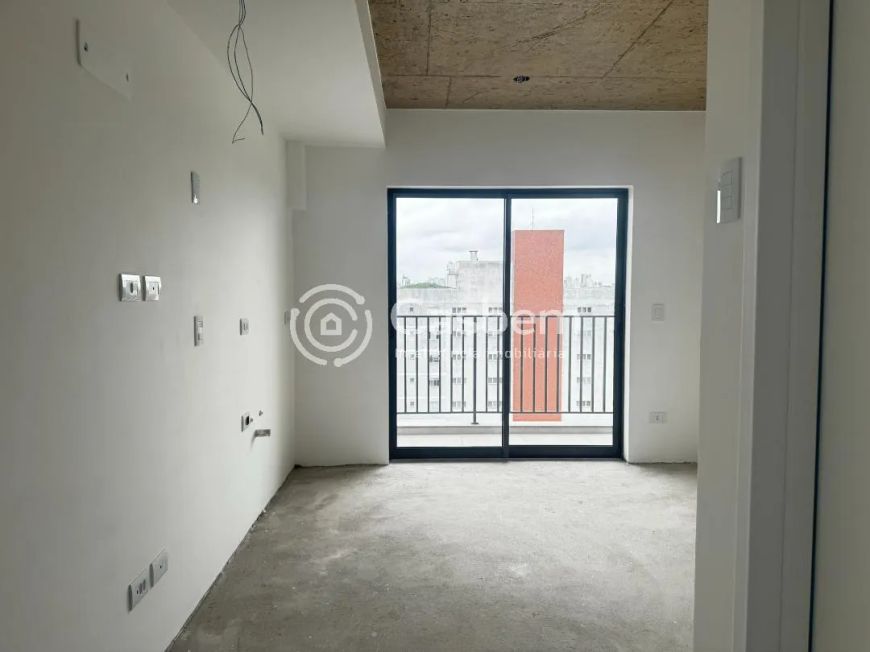 Apartamento com 24.36 m² à venda no bairro Prado Velho.
