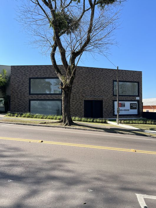 Excelentes lojas comerciais em Santa Felicidade!