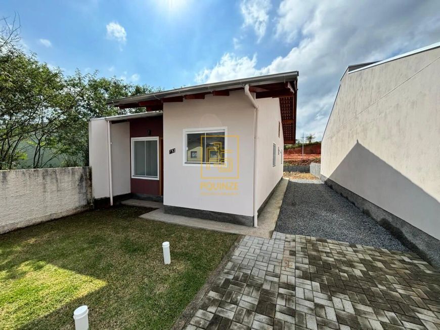 Casa com 2 Dormitórios e 1 Suíte em Indaial