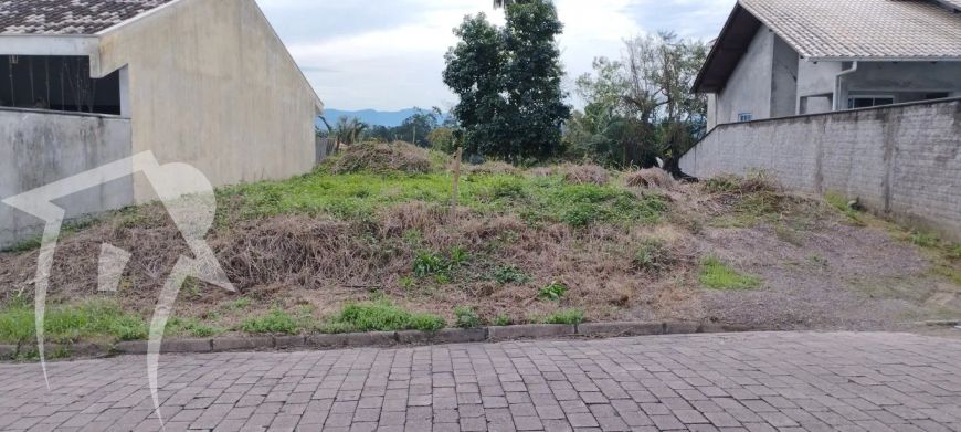 LOTE PROXIMO AO CENTRO