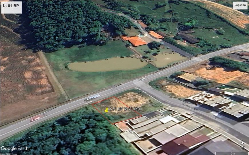 Terreno à venda com frente comercial, total de 411 m2 na Av. Brasil, no Bairro R