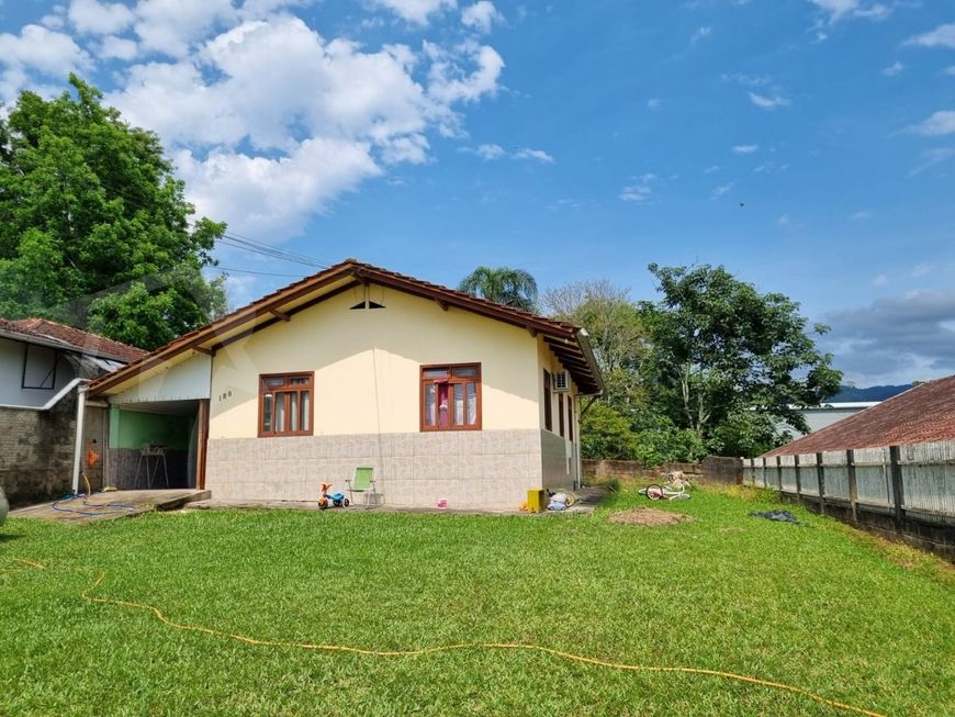 Casa com terreno de 554 metros