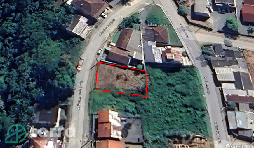 EXCELENTE TERRENO COM POSSIBILIDADES PARA 02 CASAS BAIRRO CARIJÓS INDAIAL/SC