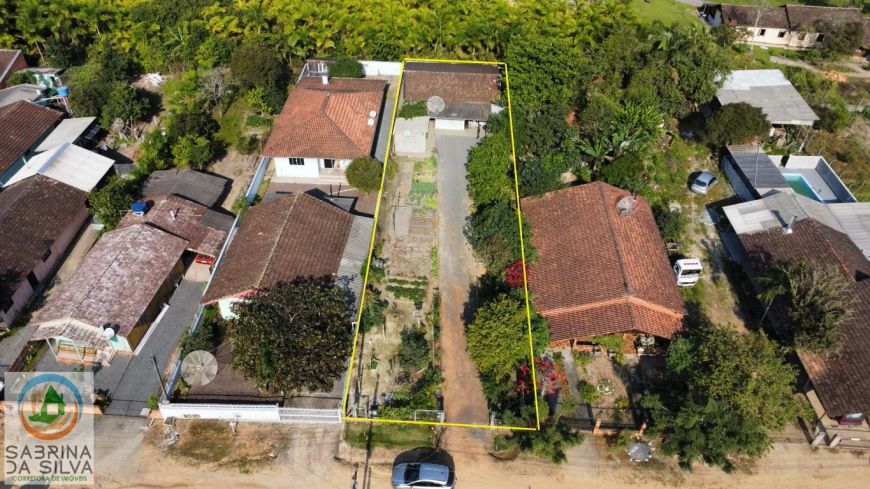 Casa estilo Mini Chácara com Árvores Frutíferas, Horta e muita tranquilidade!!