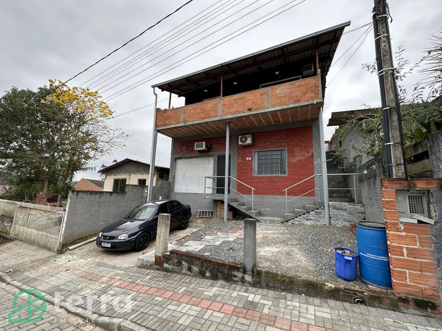 Excelente Galpão Comercial Com Casa Residencial No Bairro Encano Baixo