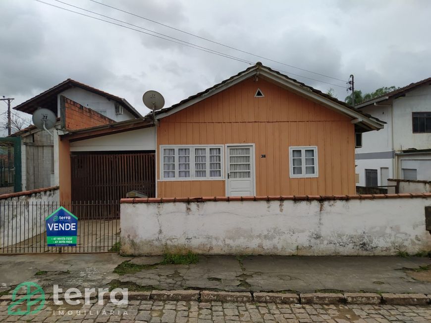 Casa Mista excelente localização Rua Melvin Jones Bairro Carijós Indaial/SC