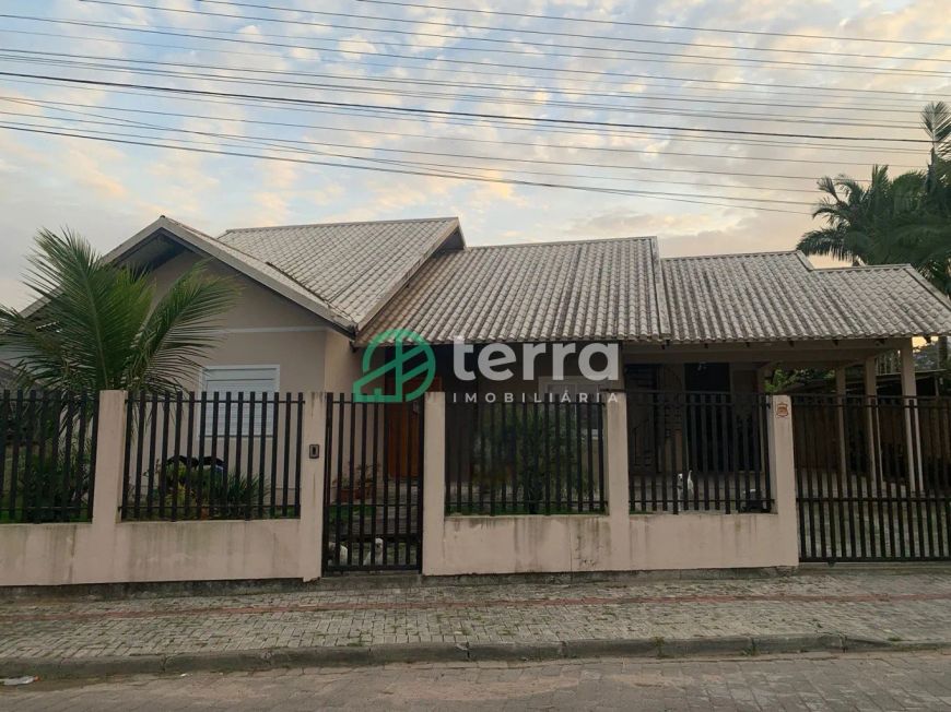 CASA ALTO PADRÃO - BAIRRO TAPAJÓS INDAIAL/SC
