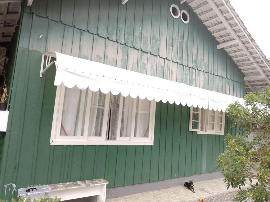 Casa no Tapajós com terreno de 735 metros.
