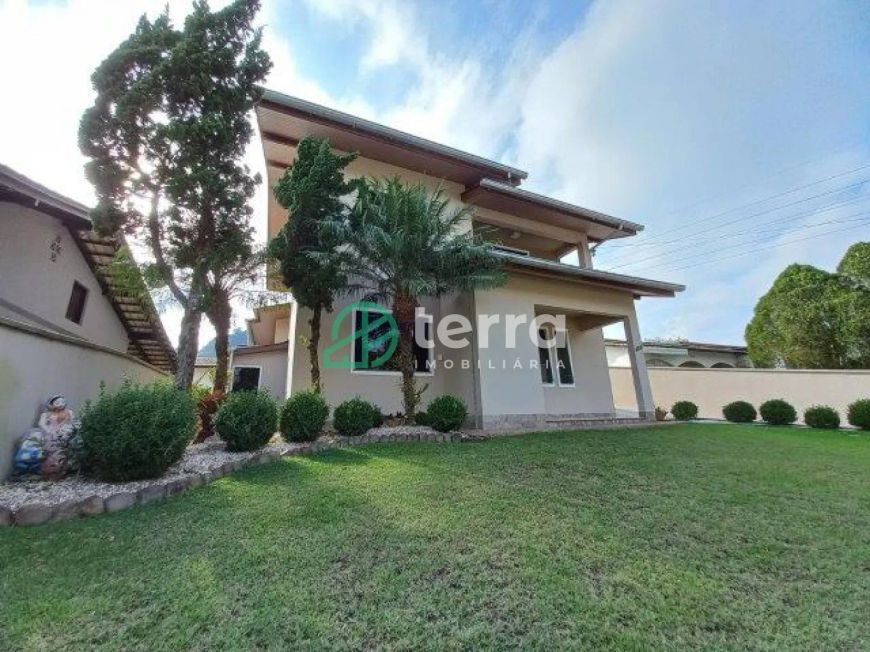 EXCELENTE CASA 02 PAVIMENTOS - RUA SEM SAÍDA - TRANQUILIDADE TOTAL - TAPAJÓS INDAIAL/SC