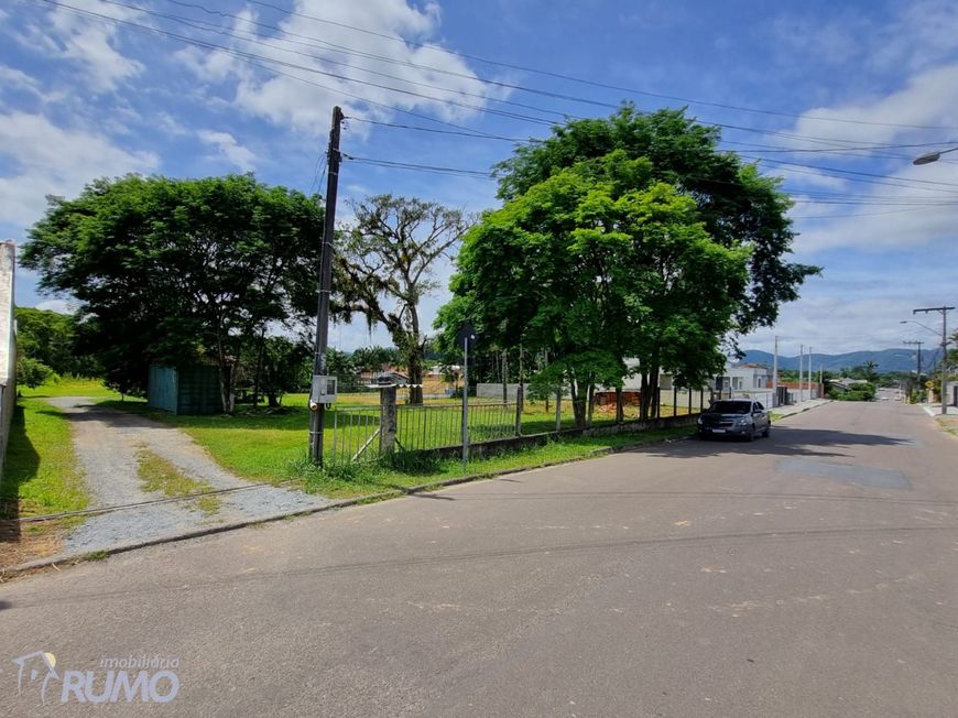 Terreno grande no bairro Carijós