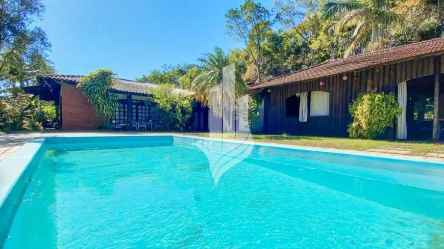 Sítio escriturado com Casa, lagoa, piscina