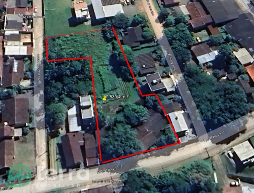 Casa com amplo terreno na Rua Melvin Jones Carijós Indaial/SC