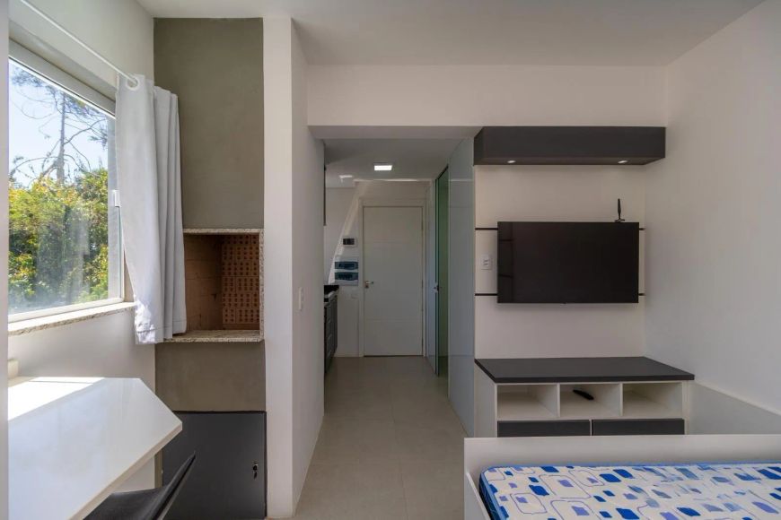 Studio mobiliado com 1 vaga no Mercês