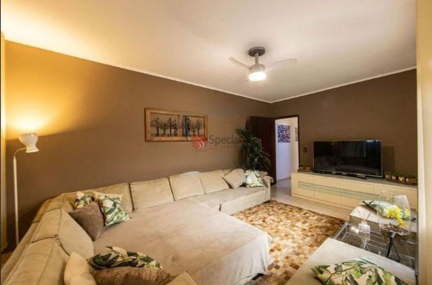 Sobrado a venda na Vila Carrão de 268 m².