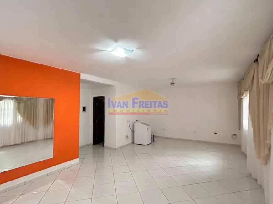 Residência em Ótima Localização No Portão.