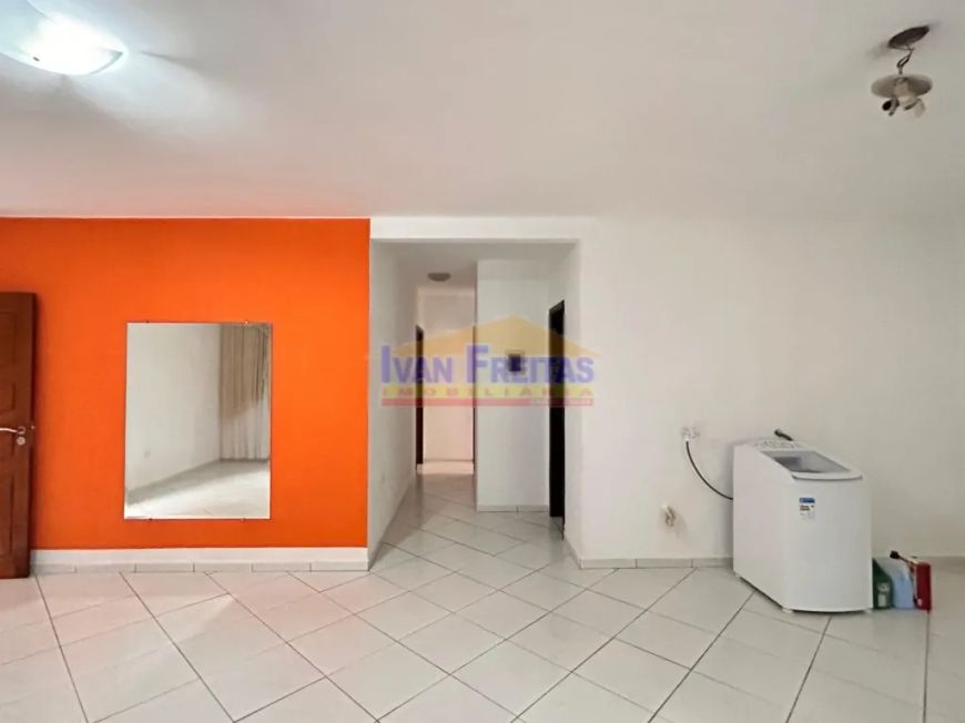 Residência em Ótima Localização No Portão.