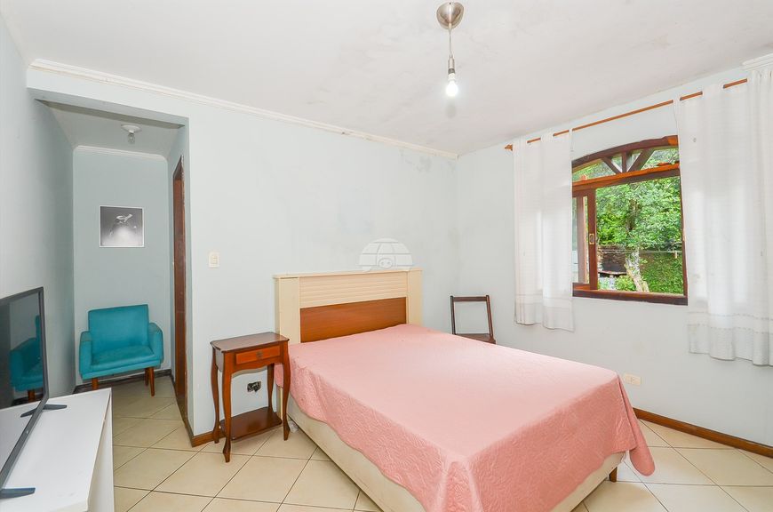 Casa para venda possui 170 metros quadrados com 3 quartos em Boa Vista - Curitiba - PR