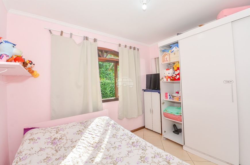 Casa para venda possui 170 metros quadrados com 3 quartos em Boa Vista - Curitiba - PR