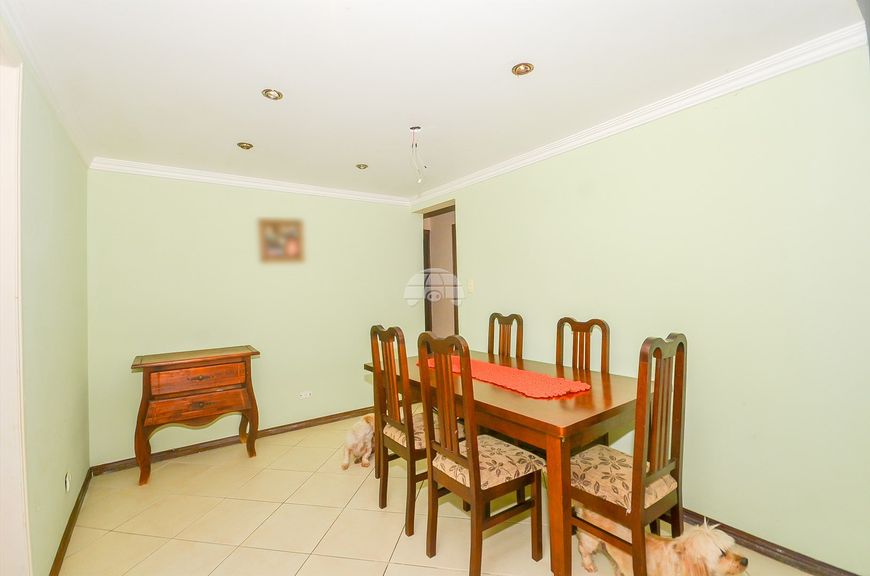 Casa para venda possui 170 metros quadrados com 3 quartos em Boa Vista - Curitiba - PR