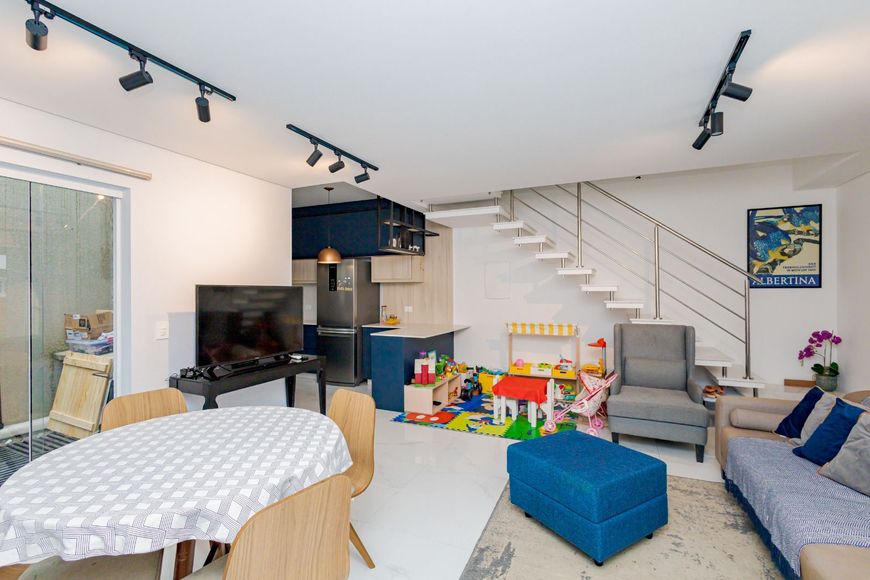 Sobrado com 3 dormitórios à venda, 166 m² por R$ 995.000,00 - Uberaba - Curitiba/PR