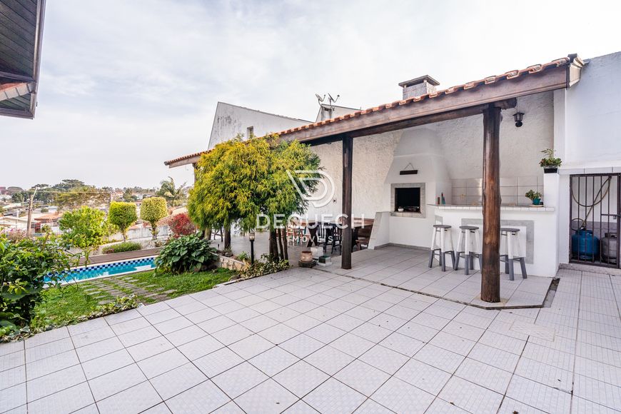 Casa com piscina!