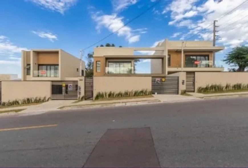 CASA com 3 dormitórios à venda com 145.02m² por R$ 1.198.000,00 no bairro Uberaba - CURITIBA / PR