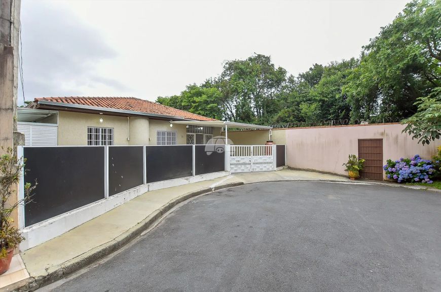 Térrea para venda possui 96 m² com 2 quartos em Uberaba - Curitiba - PR