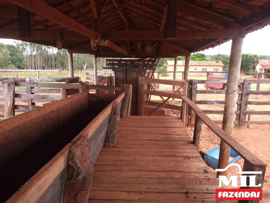 Fazenda Diferenciada - Sul de Goiás. &gt; 73 Alq. (353 Há). Toda Barro Vermelho