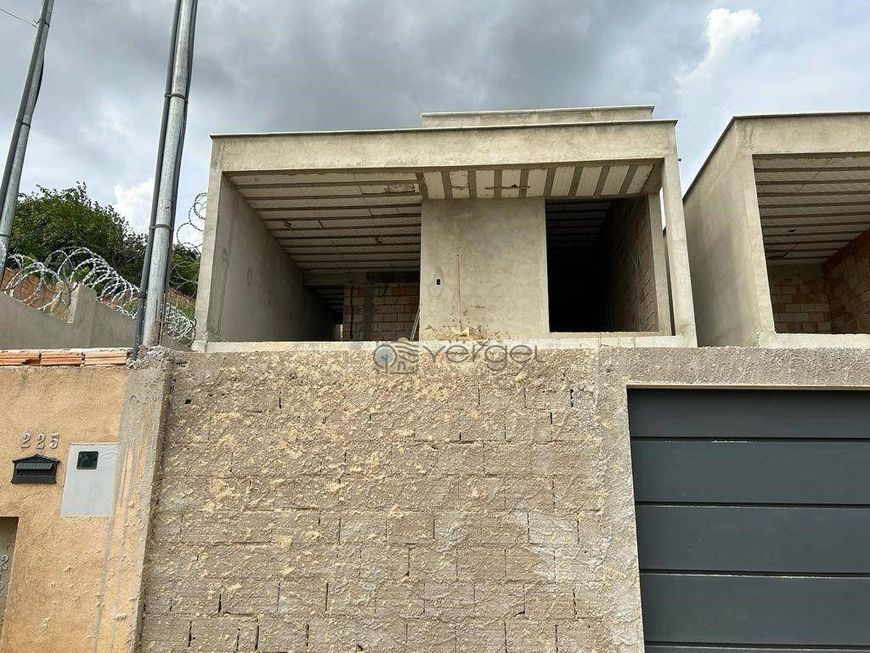 Casa com 3 dormitórios à venda, 140 m² por R$ 650.000,00 - Shalimar - Lagoa Santa/MG