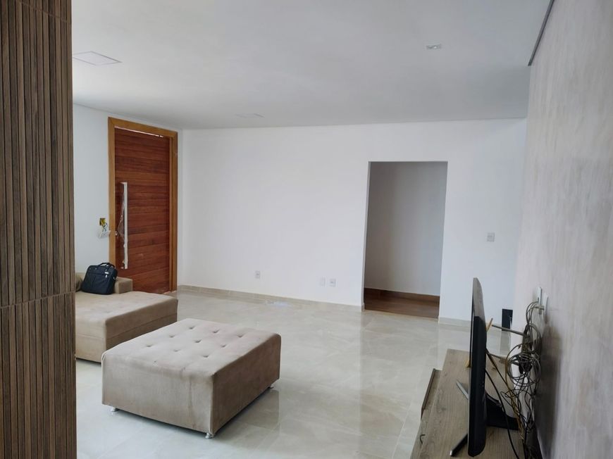 Casa para venda tem 376 metros quadrados com 4 quartos em Sion - Belo Horizonte - MG