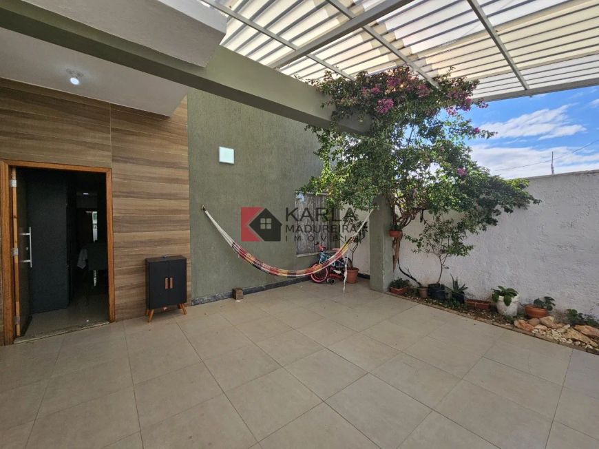 CASA COM 03 QUARTOS SENDO 01 SUÍTE - VISÃO!