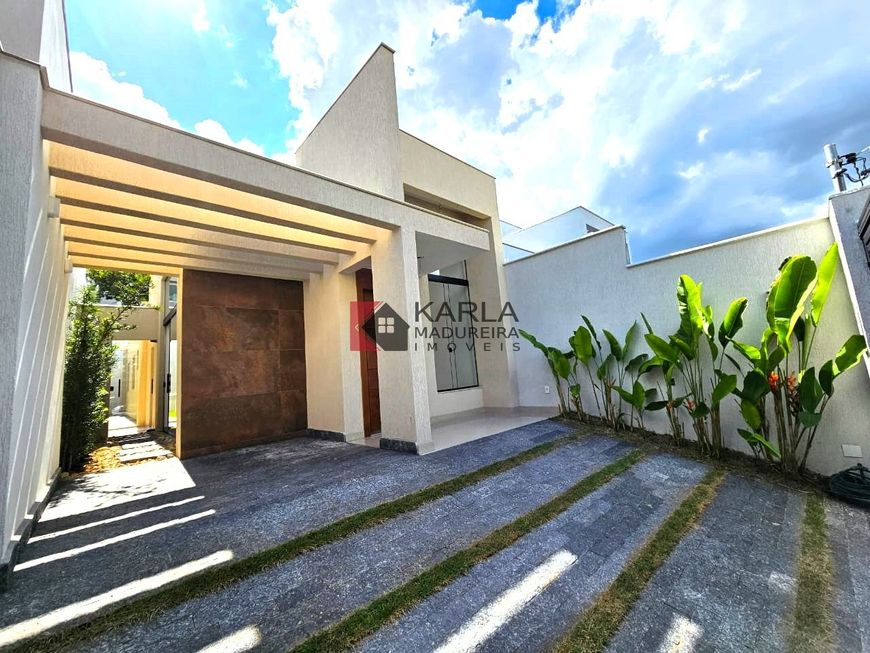 CASA 03 QUARTOS COM SUITE E 02 VAGAS!!