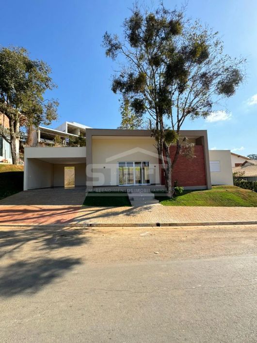 Linda Casa estilo moderna no Condomínio Gran Royalle em Lagoa Santa.