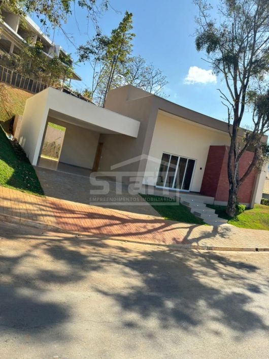 Linda Casa estilo moderna no Condomínio Gran Royalle em Lagoa Santa.