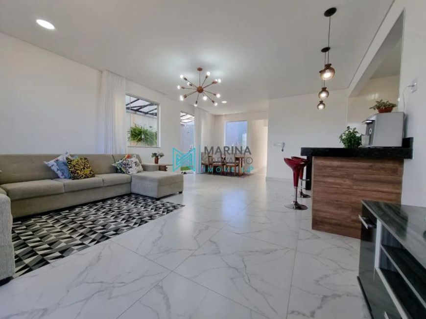 Casa com 3 quartos à venda, 161 m² por R$ 950.000 - Shalimar - Lagoa Santa/MG
