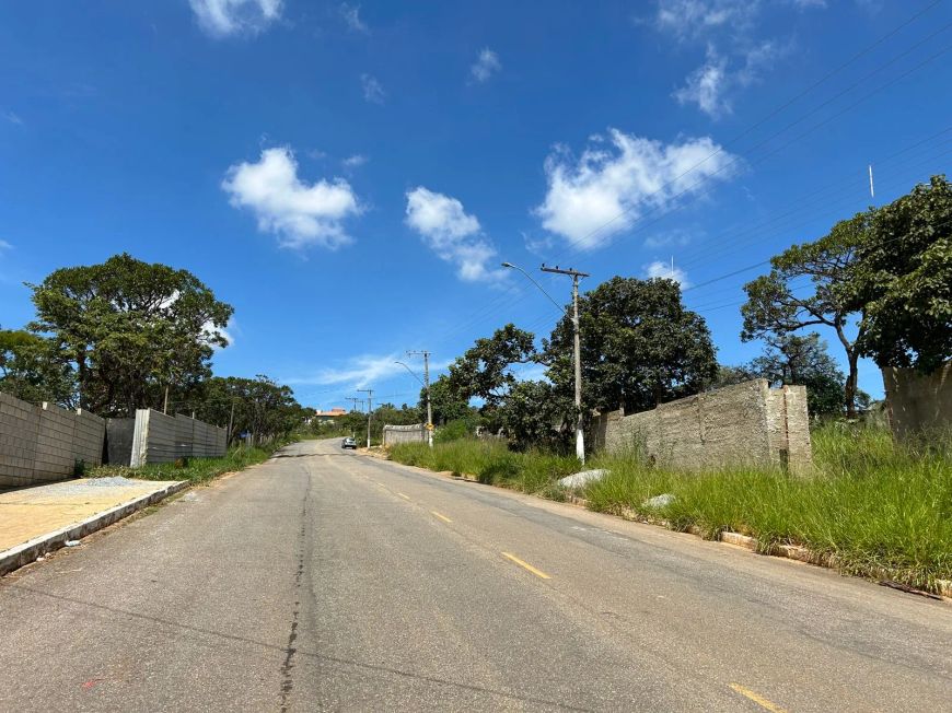 Vendo Lotes para Comércios na Av. Abigail Pinto Coelho Bairro Lagoa Mansões