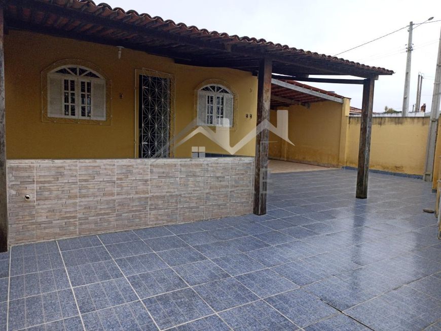 Casa para Venda em Bezerros, STO ANTONIO, 2 dormitórios, 2 banheiros, 2 vagas