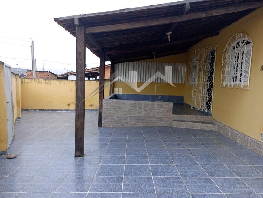 Casa para Venda em Bezerros, STO ANTONIO, 2 dormitórios, 2 banheiros, 2 vagas