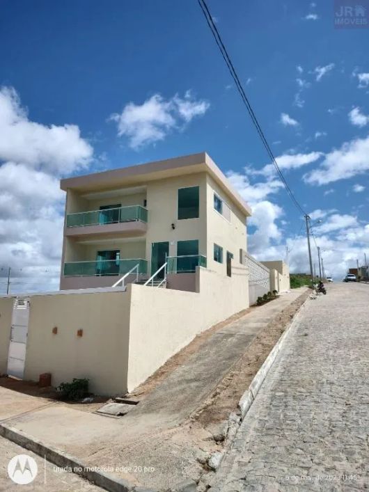 Sobrado para venda possui 293 metros quadrados com 5 quartos em Serra Negra - Bezerros - PE