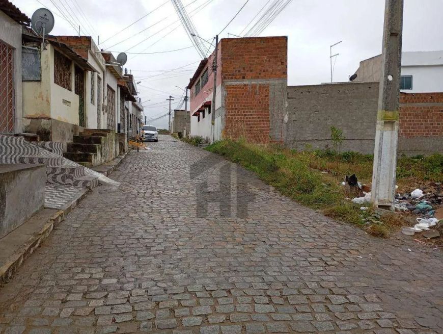 Terreno de 178m² à venda, localizado em Portal da Serra, Bezerros - Pernambuco.