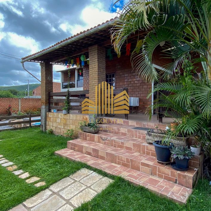 Casa incrível à venda, na subida da Serra Negra, em Bezerros-PE