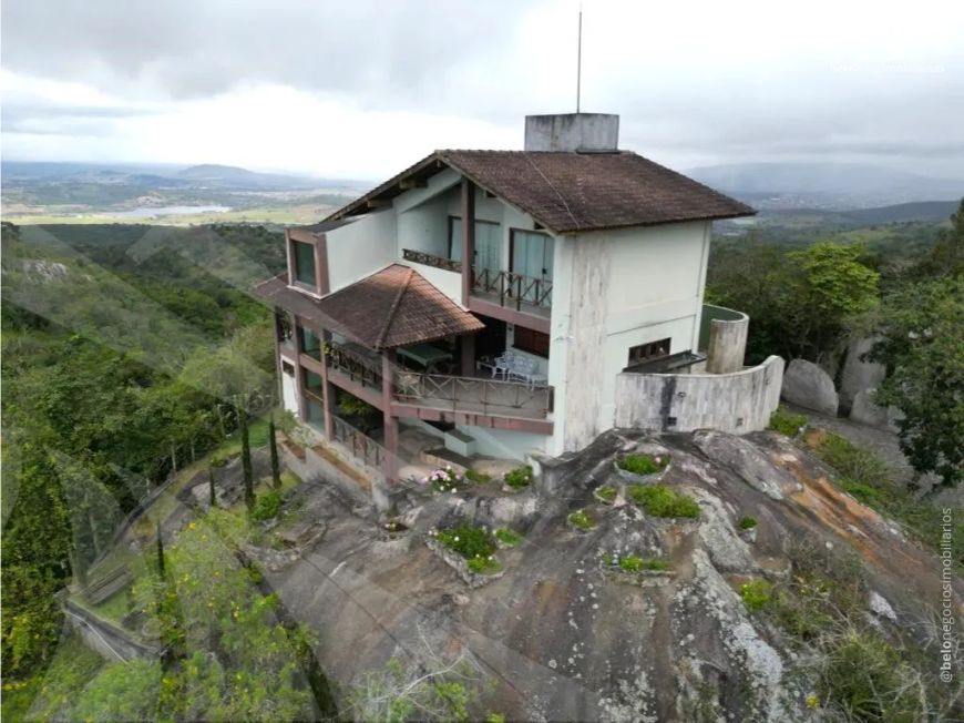 Casa de Alto Padrão no Topo de uma Montanha na Serra Negra, Bezerros - Pernambuco