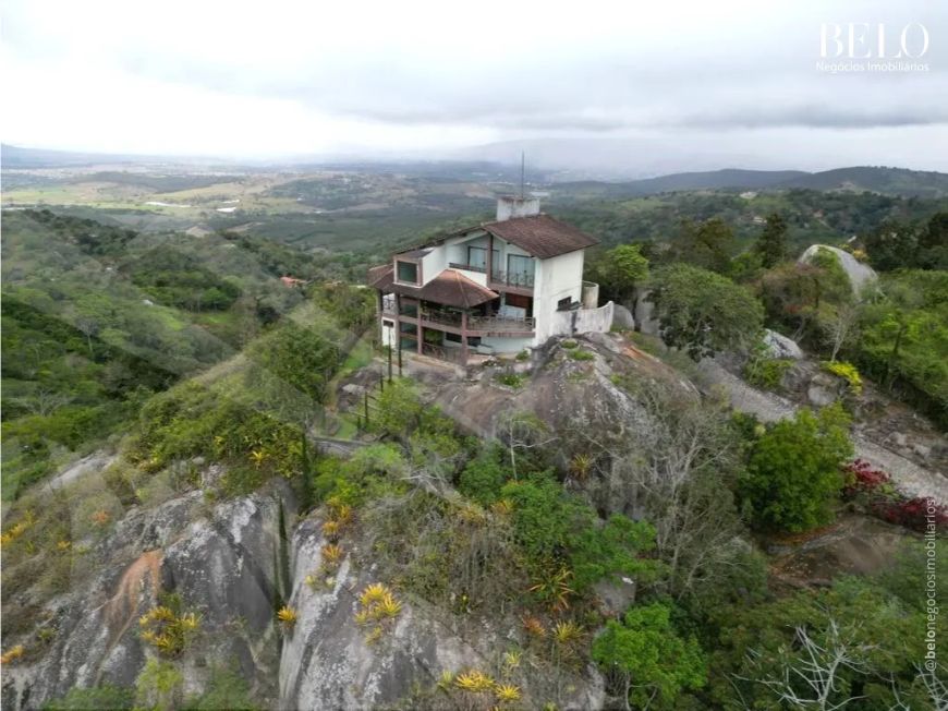 Casa de Alto Padrão no Topo de uma Montanha na Serra Negra, Bezerros - Pernambuco