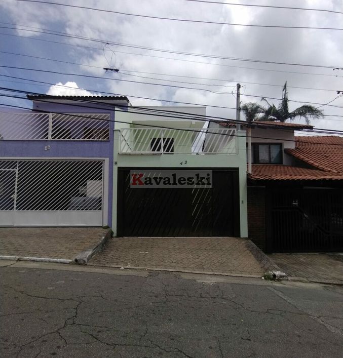 Sobrado com 2 quartos sendo 1 suíte mais quinta e 2 vagas na Vila das Mercês.